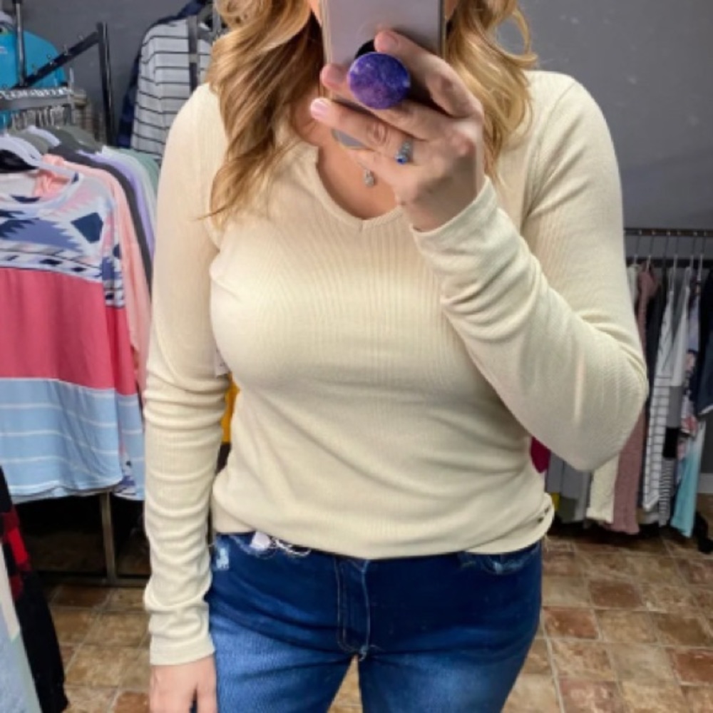BOUTIQUE Split Neck L/S Top NEW!